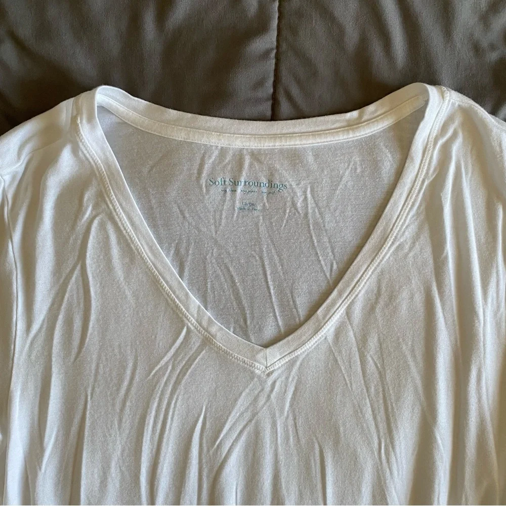 Soft Surroundings Large White High Low Long Sleeve Blouse Shirt V-Neck Classic - Picture 4 of 11